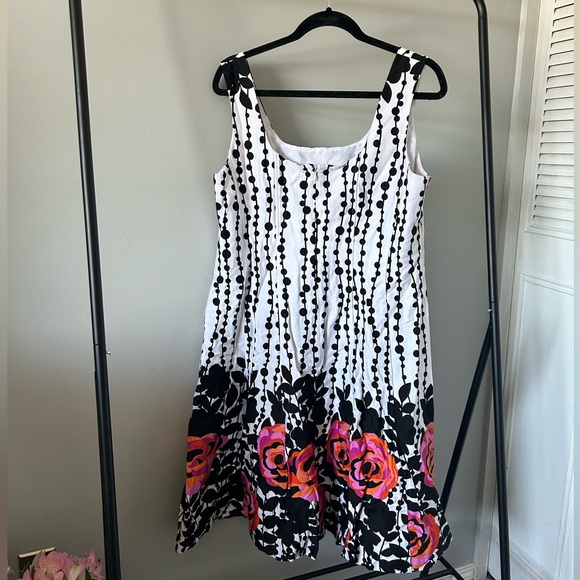 Spring Dress - with boning - Picture 2 of 5